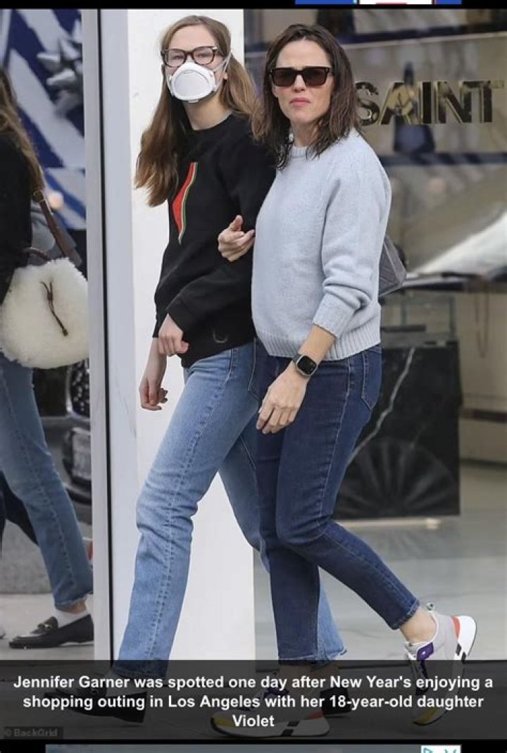 Dive Into The Life And Legacy Of Violet Affleck, Jennifer Garner's Enchanting Daughter